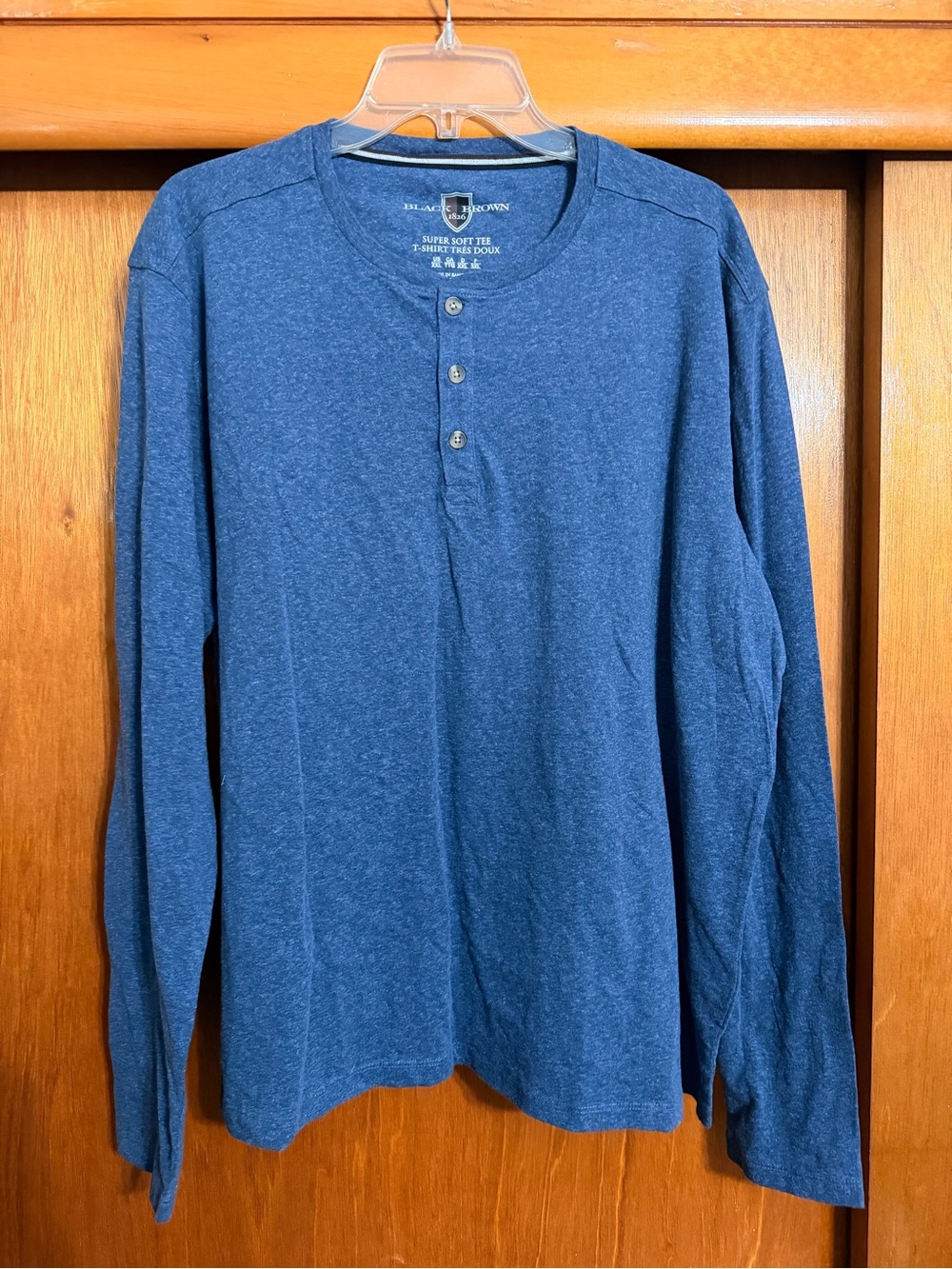 Black Brown 1826 Men's Long-Sleeve Henley in Heather Navy